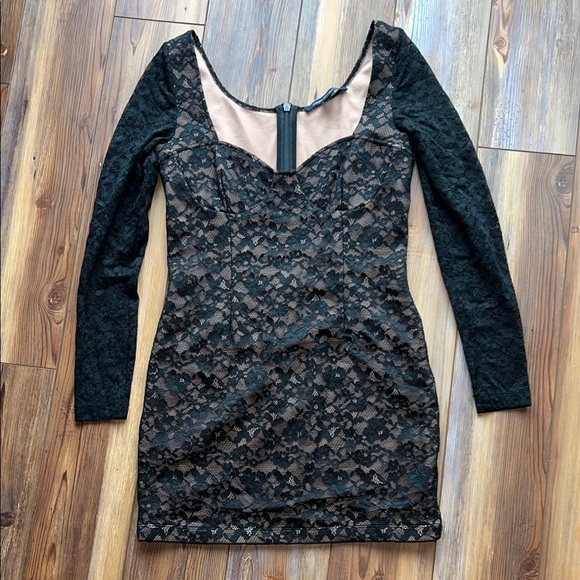 French Connection Thora Lula Long Sleeve Lace Dress Size: M - Picture 2 of 9